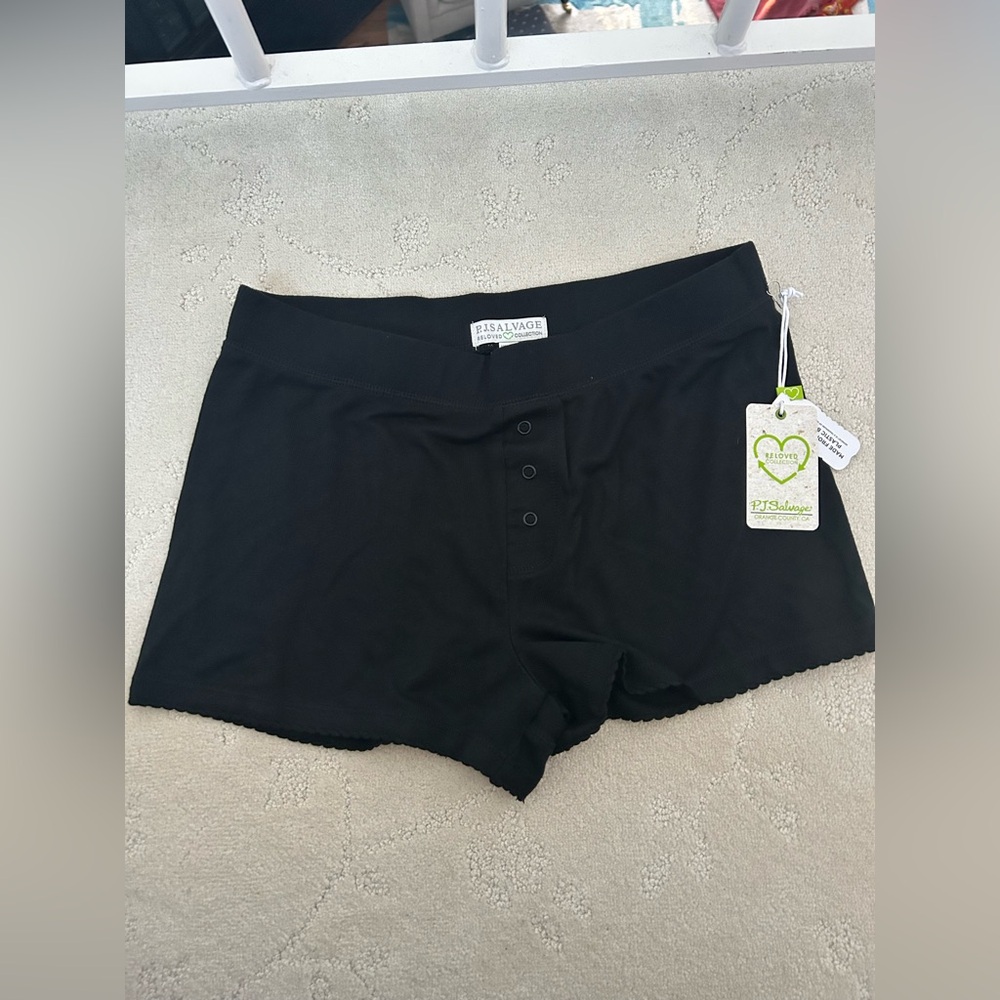 P.J. Salvage Womens Reloved Collection New With Tags Size m Black Shorts